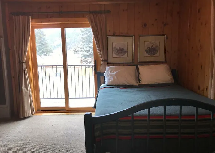 The Lodge At Red River